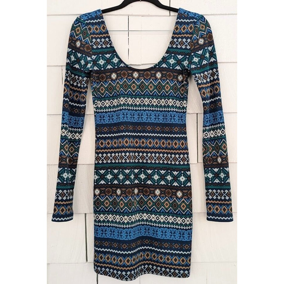 Forever 21 Size Small Scoop Neck & Back Bodycon Long Sleeve Geo Print Boho Dress - Picture 1 of 5